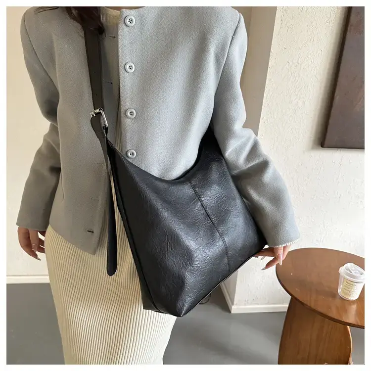 Brown Canvas Shoulder Bag for Women 2022 — feature 10