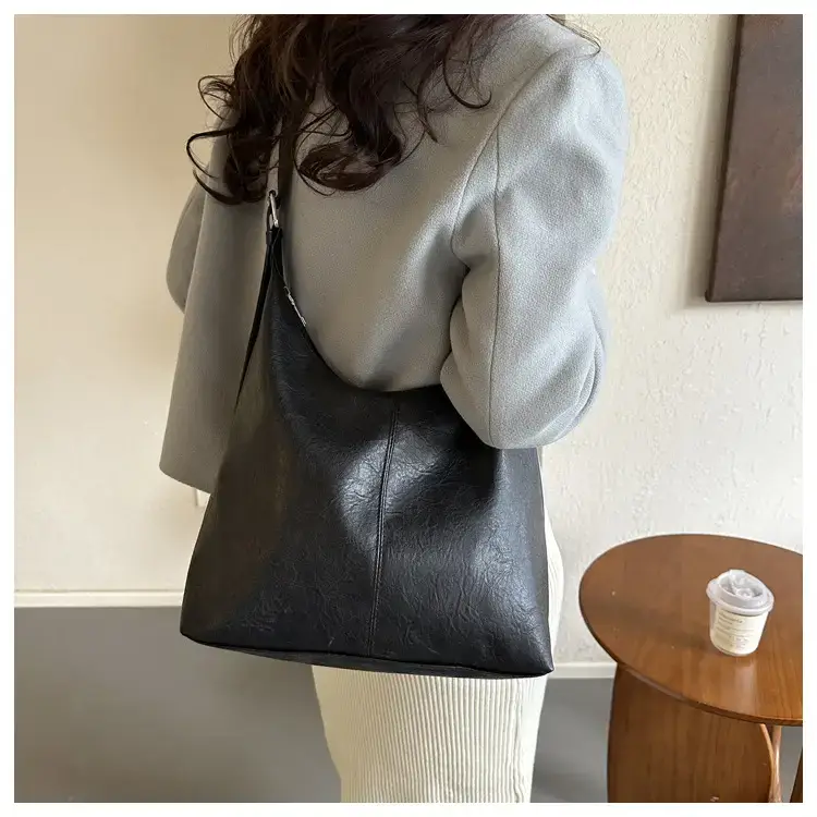 Brown Canvas Shoulder Bag for Women 2022 — feature 12