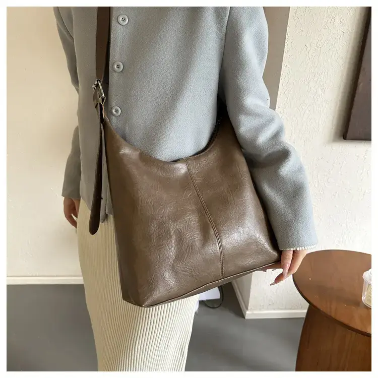 Brown Canvas Shoulder Bag for Women 2022 — feature 14