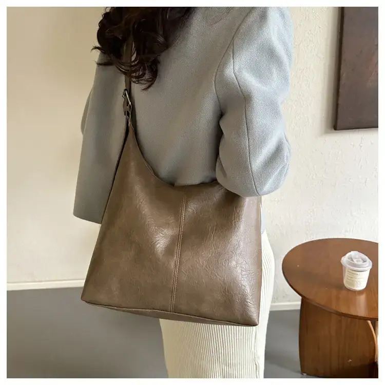 Brown Canvas Shoulder Bag for Women 2022 — feature 16