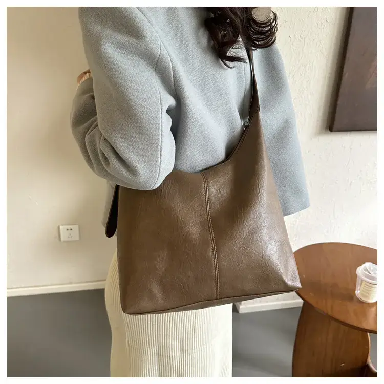 Brown Canvas Shoulder Bag for Women 2022 — feature 17
