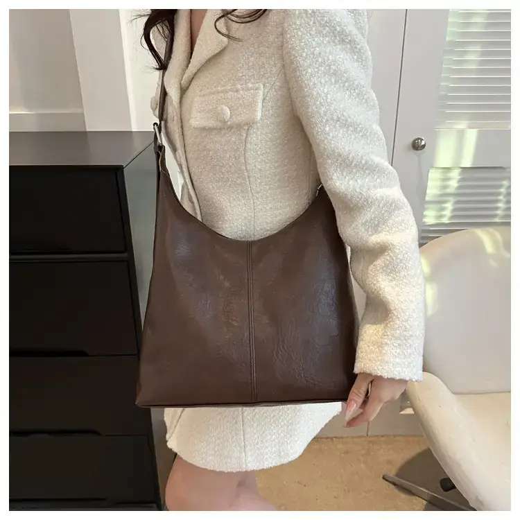 Brown Canvas Shoulder Bag for Women 2022 — feature 18
