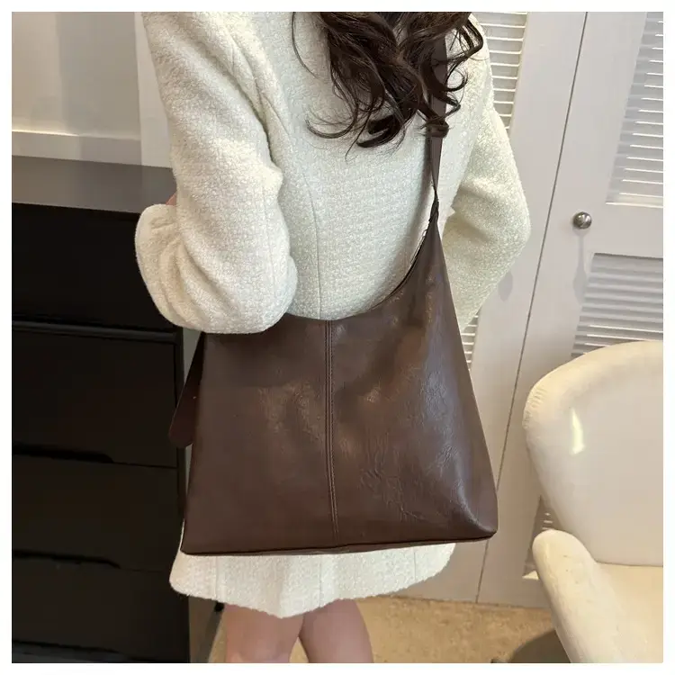Brown Canvas Shoulder Bag for Women 2022 — feature 21