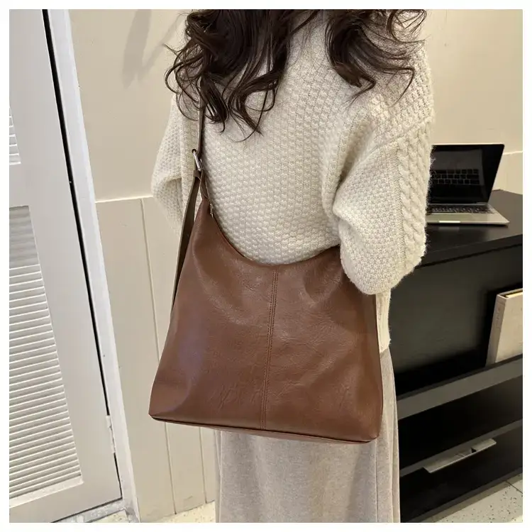 Brown Canvas Shoulder Bag for Women 2022 — feature 25