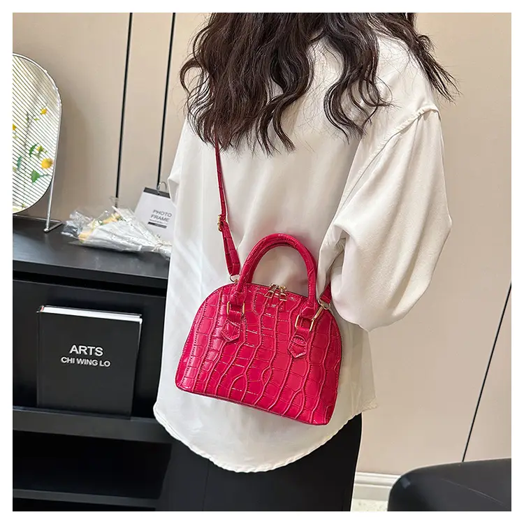 Elegant White Croc Leather Shoulder Bag for Women - Image 8