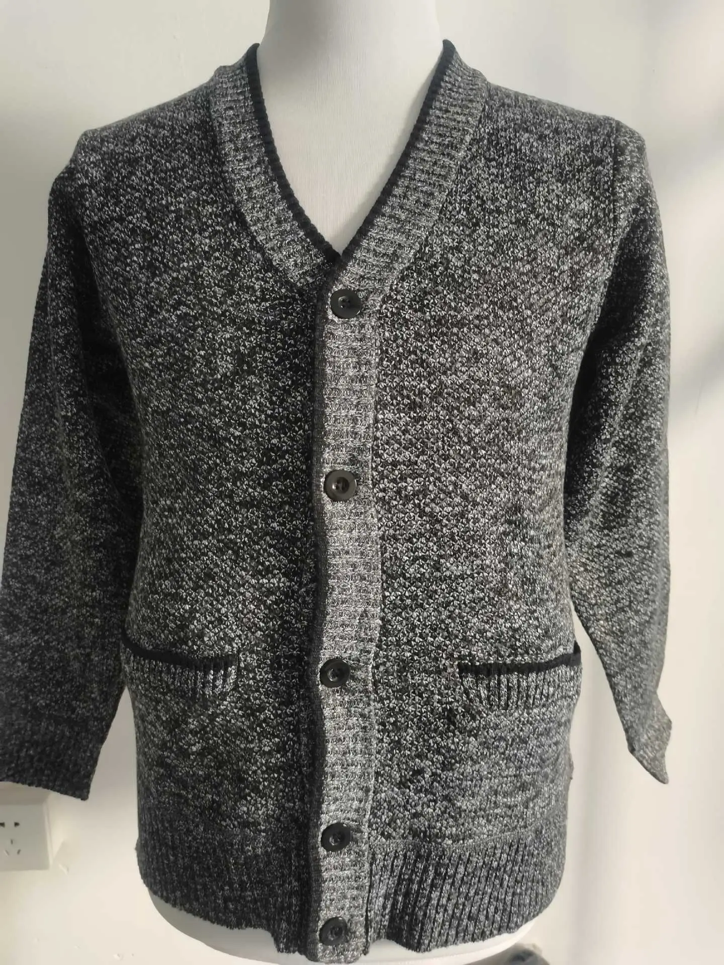 Men's Grey Knitted Cardigan Jacket Warm Comfortable Casual Wear — feature 18