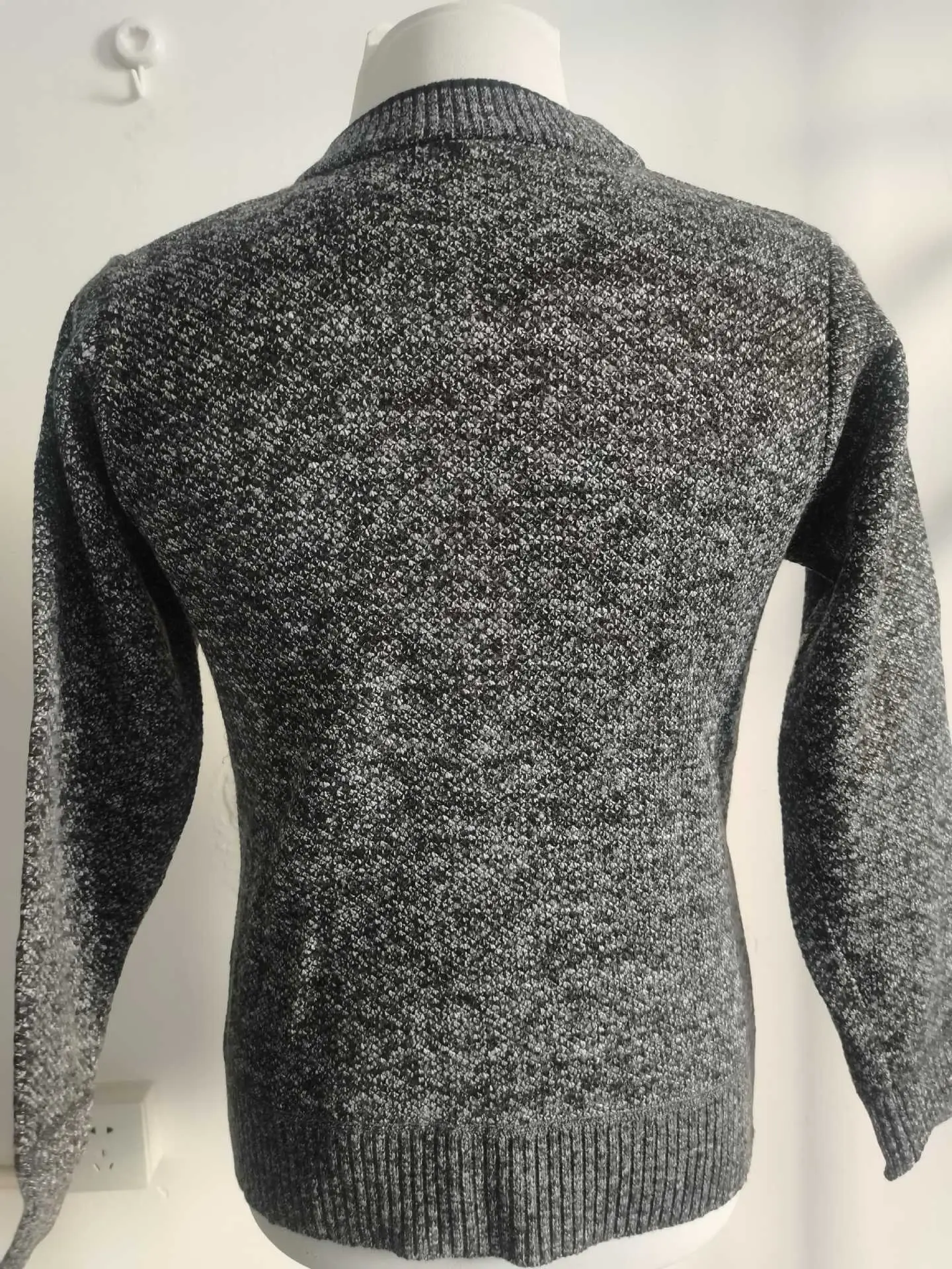 Men's Grey Knitted Cardigan Jacket Warm Comfortable Casual Wear — feature 19