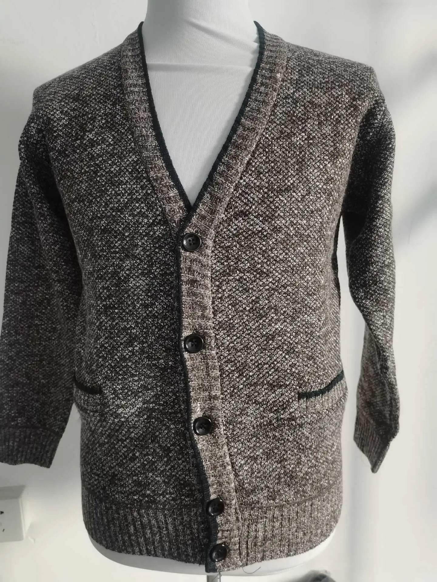 Men's Grey Knitted Cardigan Jacket Warm Comfortable Casual Wear — feature 23