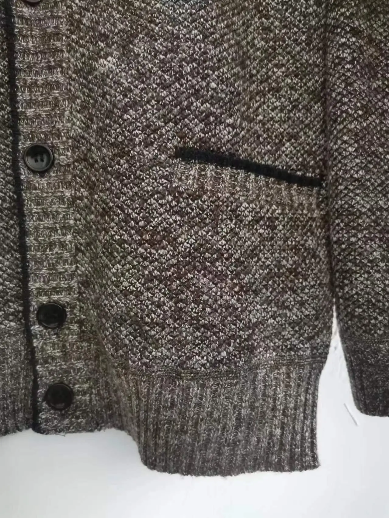 Men's Grey Knitted Cardigan Jacket Warm Comfortable Casual Wear — feature 33