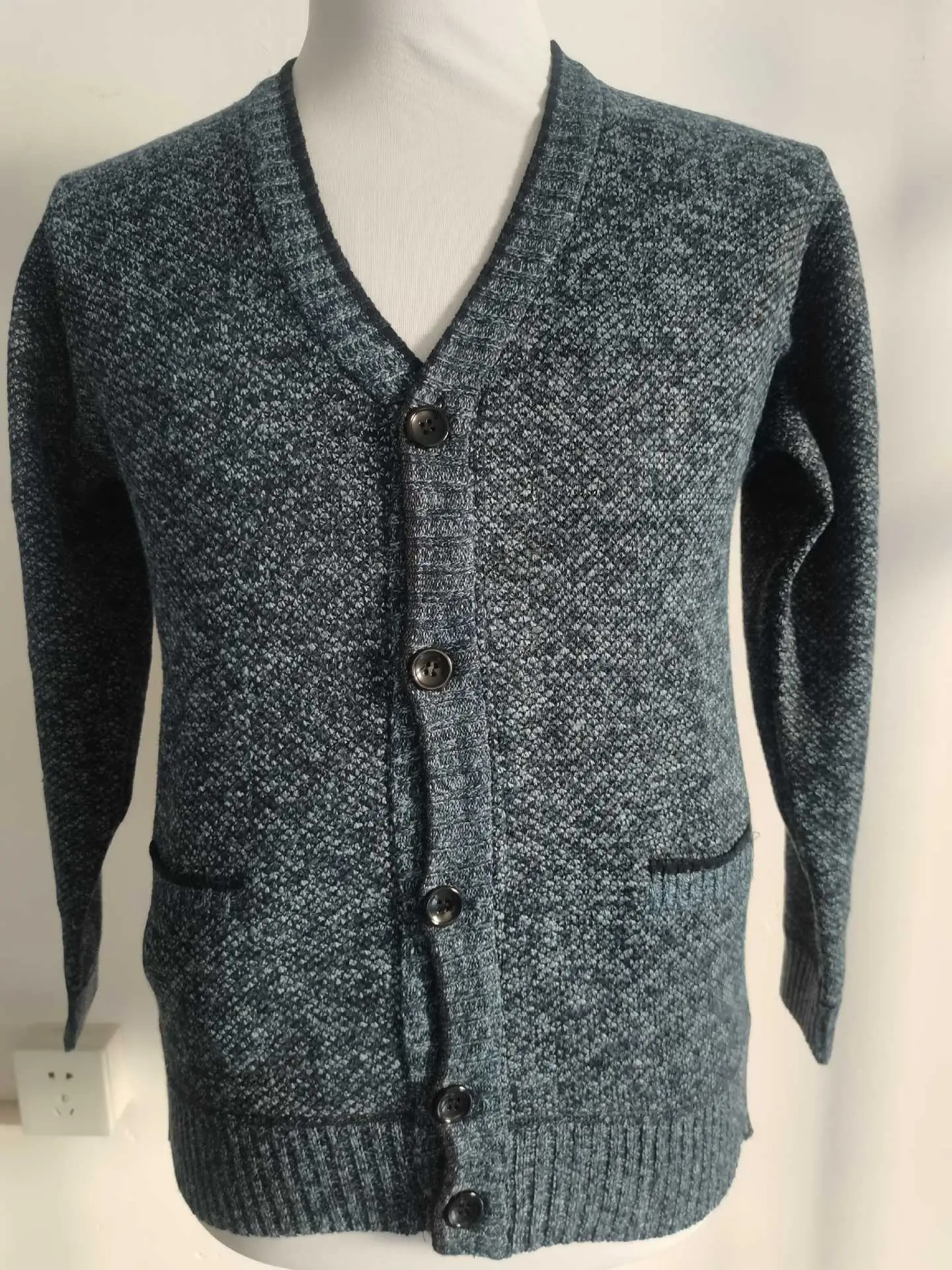 Men's Grey Knitted Cardigan Jacket Warm Comfortable Casual Wear — feature 8