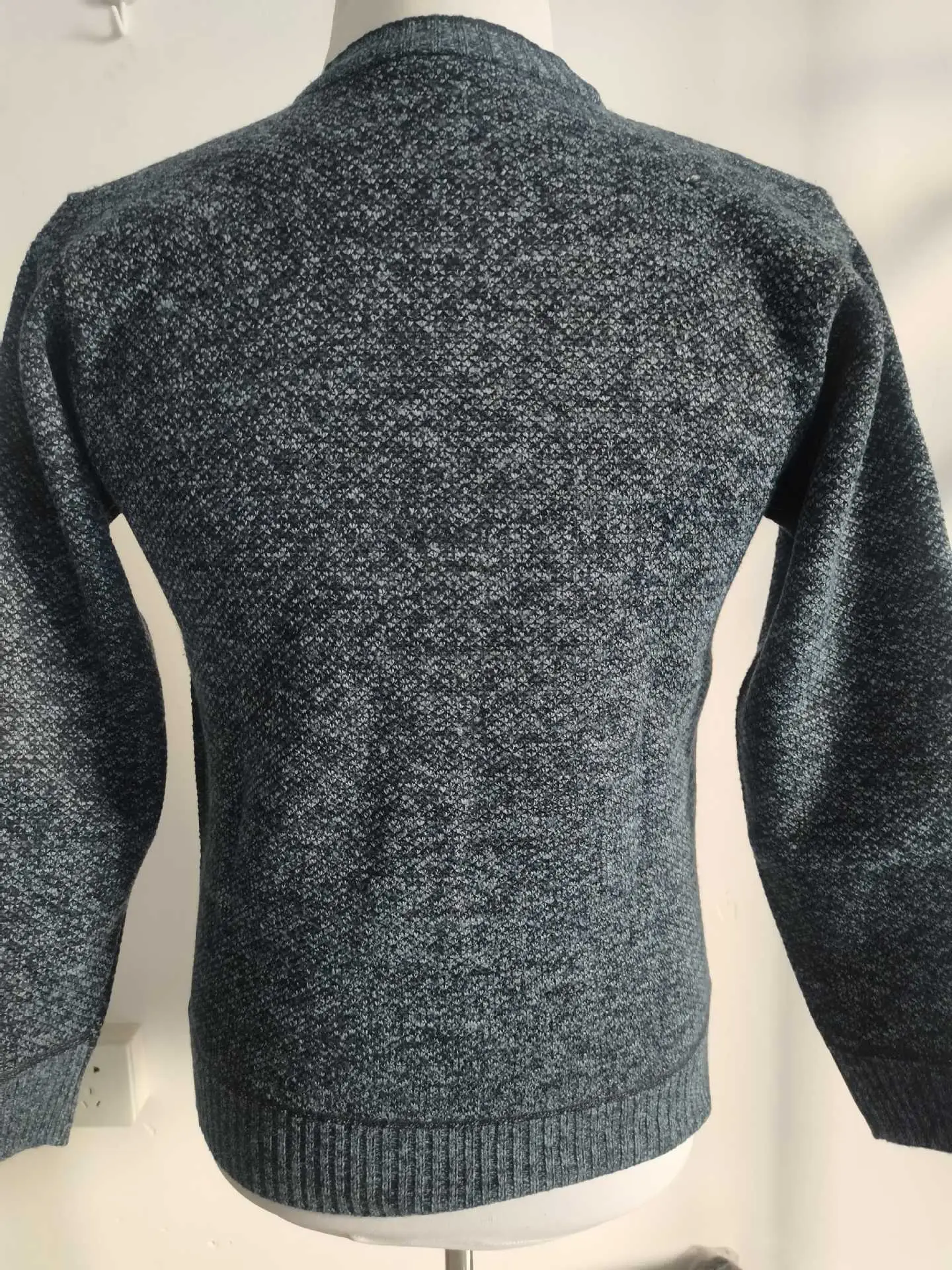 Men's Grey Knitted Cardigan Jacket Warm Comfortable Casual Wear — feature 9