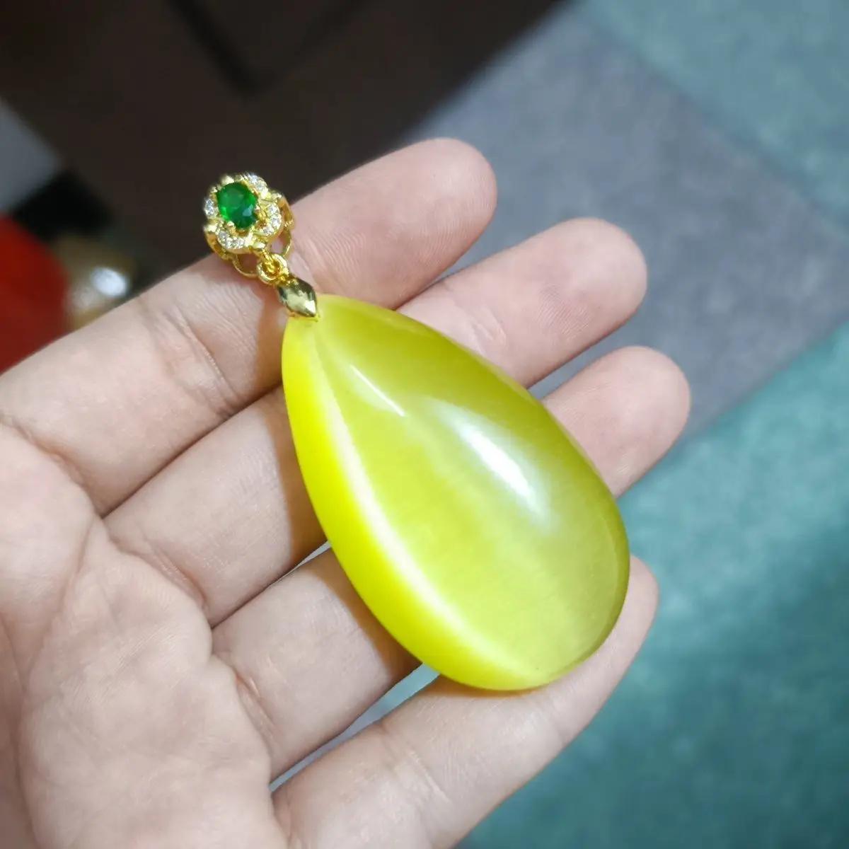 Green Water Drop Jade Pendant Necklace for Women — feature 11