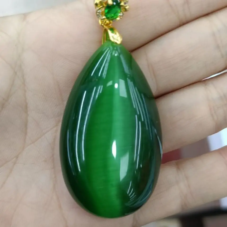 Green Water Drop Jade Pendant Necklace for Women — feature 3