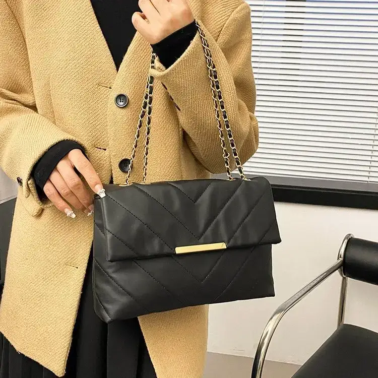 White Quilted Shoulder Bag for Women Autumn Winter 2023 - Image 5