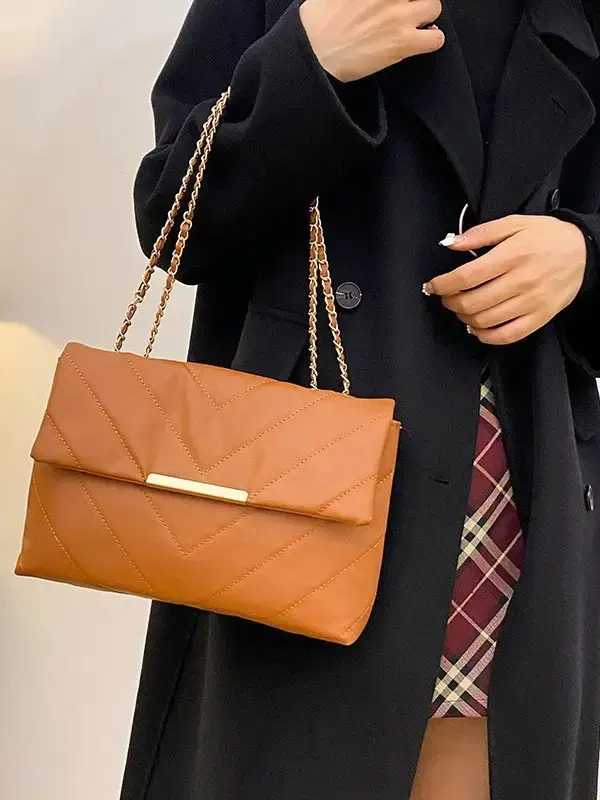White Quilted Shoulder Bag for Women Autumn Winter 2023 - Image 7