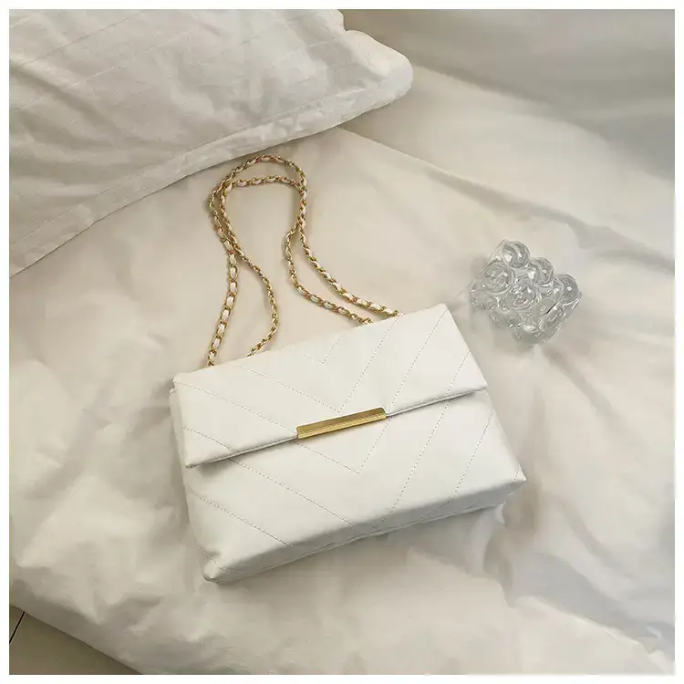 White Quilted Shoulder Bag for Women Autumn Winter 2023 — feature 3