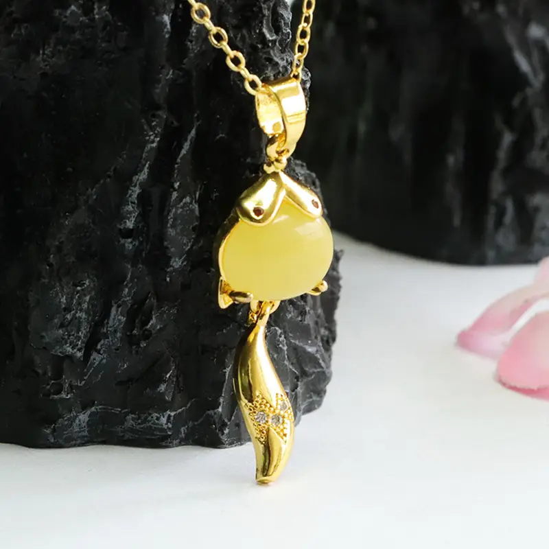 Natural Amber Fox Pendant Necklace Ethnic Gold
