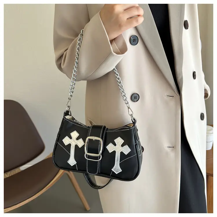 Black Cross Chain Shoulder Bag for Women 2023 — feature 12