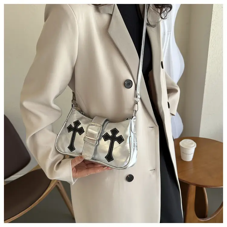 Black Cross Chain Shoulder Bag for Women 2023 — feature 14