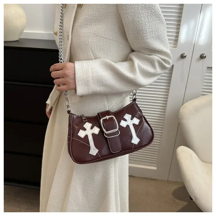 Black Cross Chain Shoulder Bag for Women 2023 — feature 16