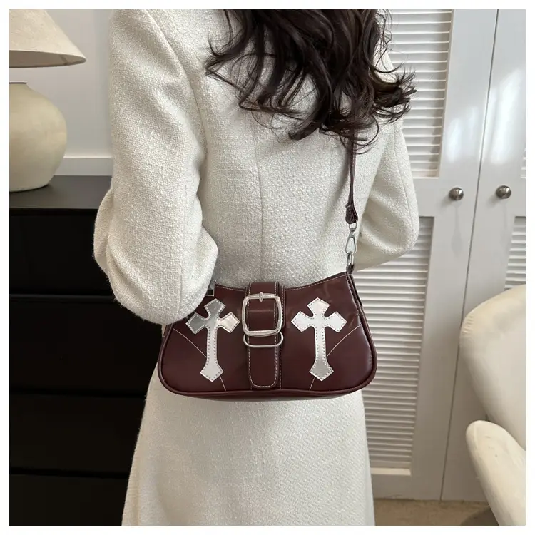 Black Cross Chain Shoulder Bag for Women 2023 — feature 17