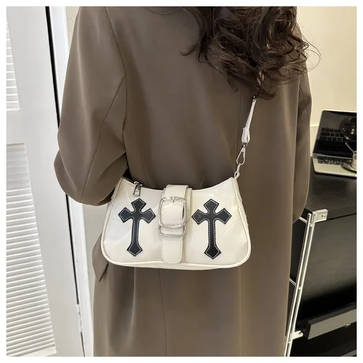 Black Cross Chain Shoulder Bag for Women 2023 — feature 19