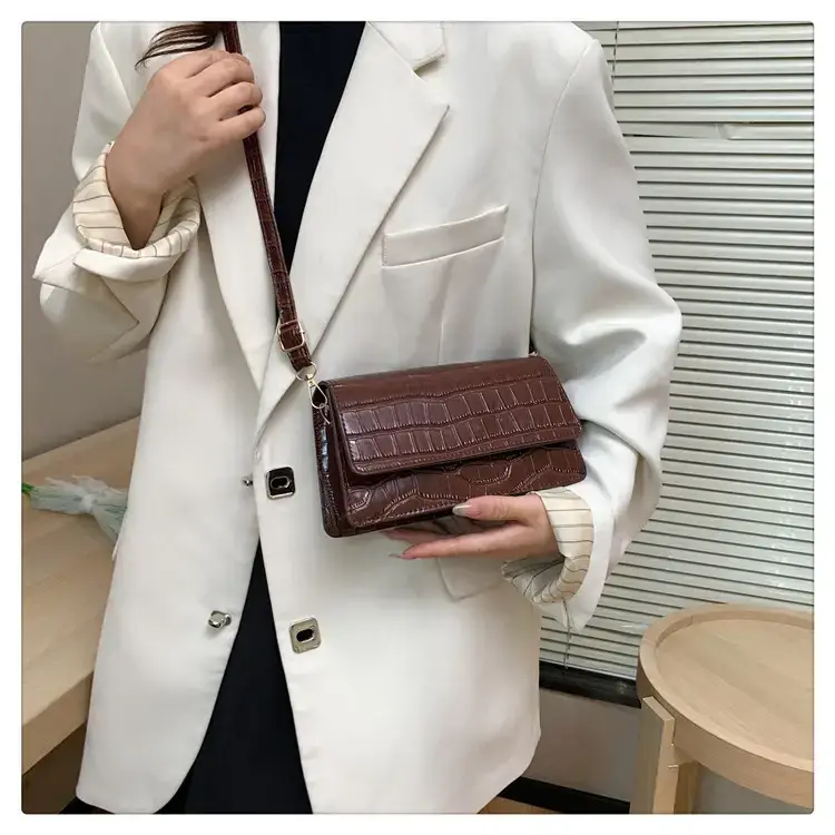 Red Croc Patchwork Shoulder Bag for Women - Image 8