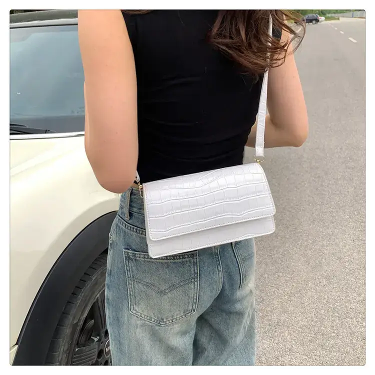 Red Croc Patchwork Shoulder Bag for Women — feature 18