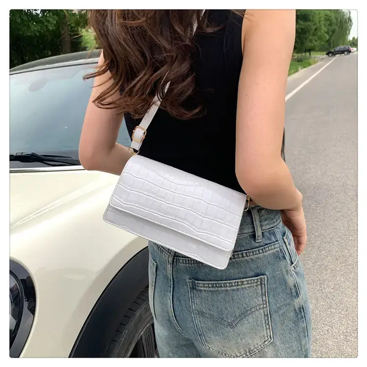 Red Croc Patchwork Shoulder Bag for Women — feature 20