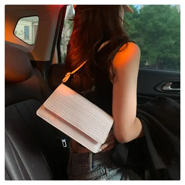 Red Croc Patchwork Shoulder Bag for Women — feature 21