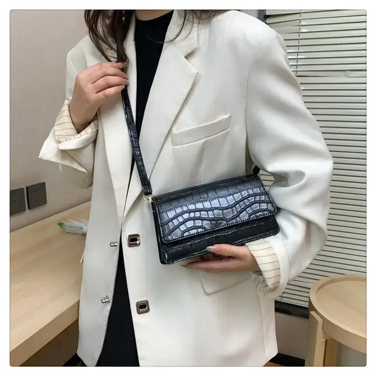 Red Croc Patchwork Shoulder Bag for Women — feature 28