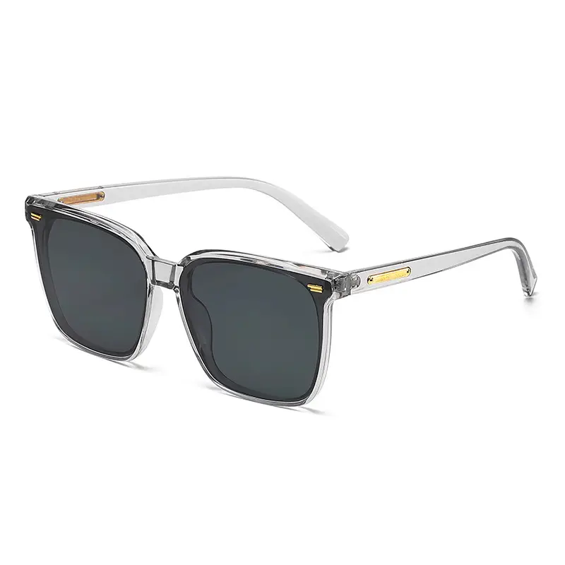 Trendy UV-Protecting Men's Sunglasses with Clear Frames - Image 8