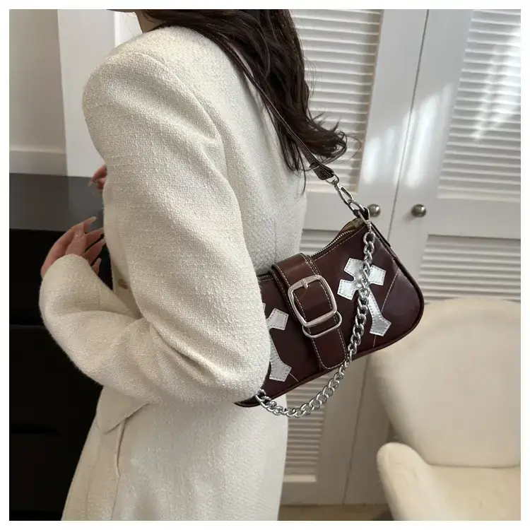 Black Cross Chain Shoulder Bag for Women Winter 2023 — feature 15
