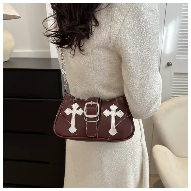 Black Cross Chain Shoulder Bag for Women Winter 2023 — feature 16