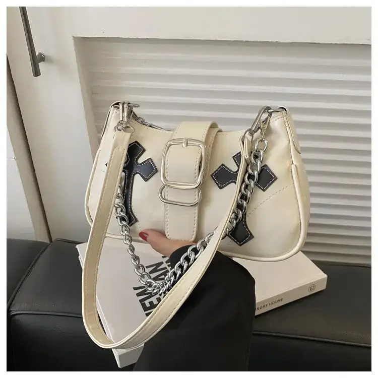 Black Cross Chain Shoulder Bag for Women Winter 2023 — feature 31