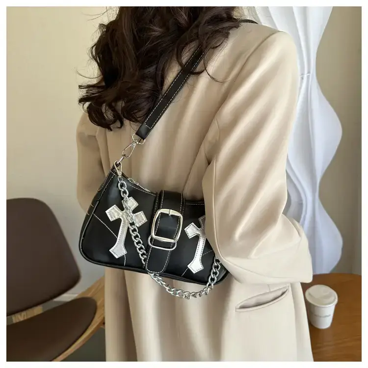 Black Cross Chain Shoulder Bag for Women Winter 2023 — feature 8