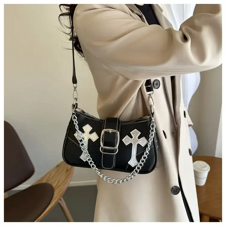 Black Cross Chain Shoulder Bag for Women Winter 2023 — feature 9