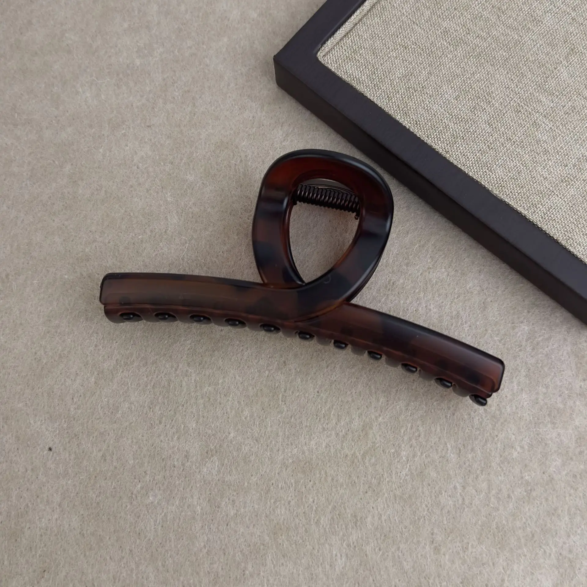 French Retro Star Clip 2023 Hair Accessory - Image 11