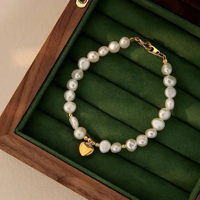 Love Love Pearl Bracelet for Women's Elegant Wear - Image 3
