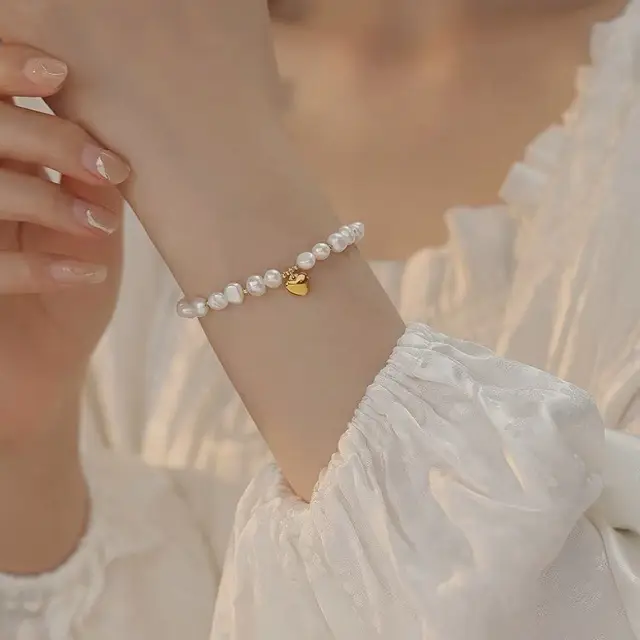 Love Love Pearl Bracelet for Women's Elegant Wear - Image 4