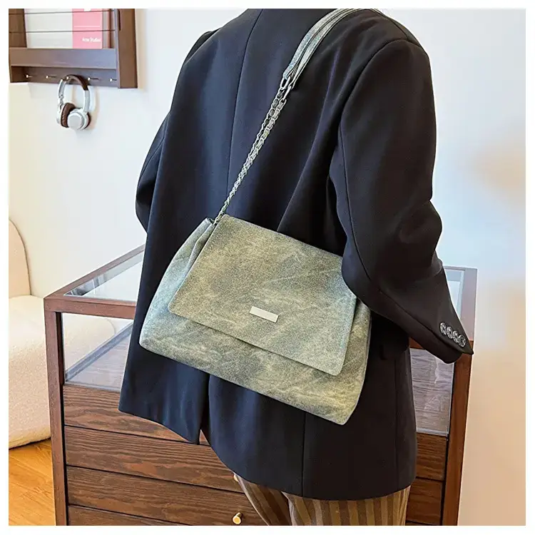 Korean Style Women's Grey Chain Shoulder Bag 2024 Winter — feature 11