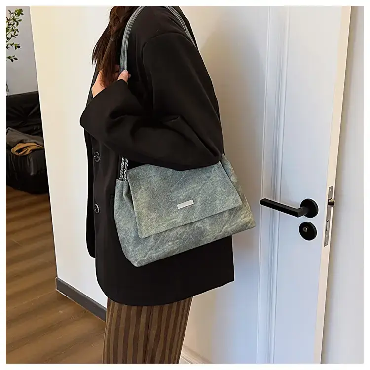 Korean Style Women's Grey Chain Shoulder Bag 2024 Winter — feature 12