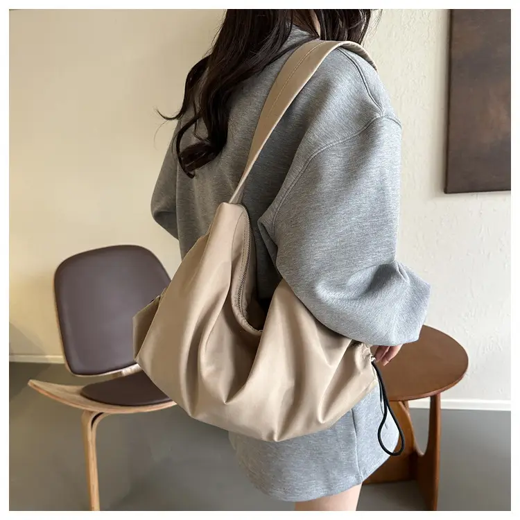Black Nylon Shoulder Bag for Women 2024 Winter — feature 10