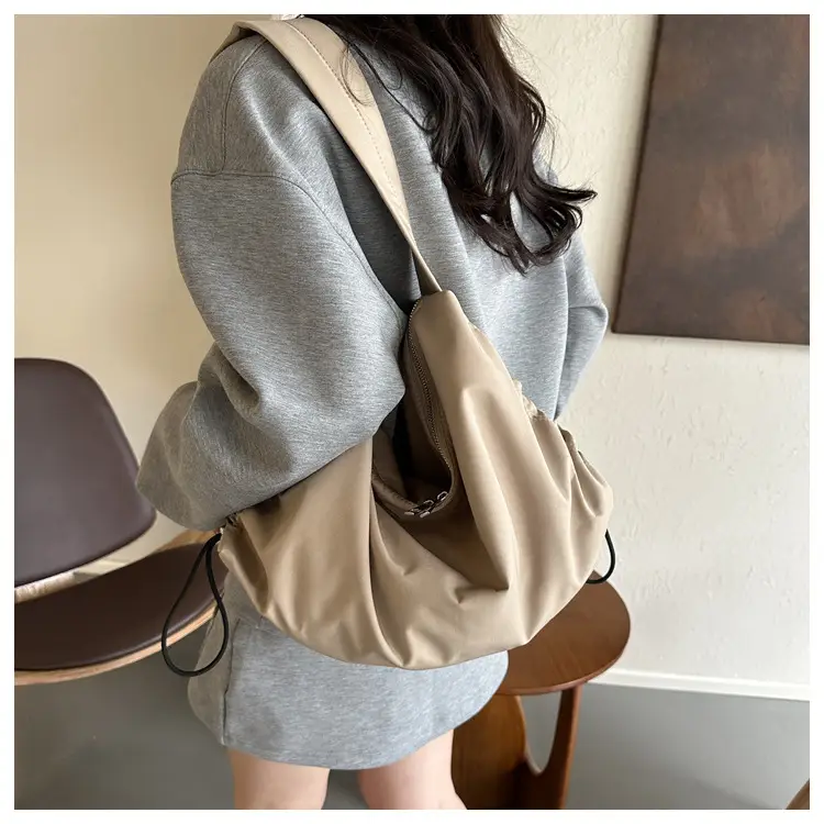 Black Nylon Shoulder Bag for Women 2024 Winter — feature 11