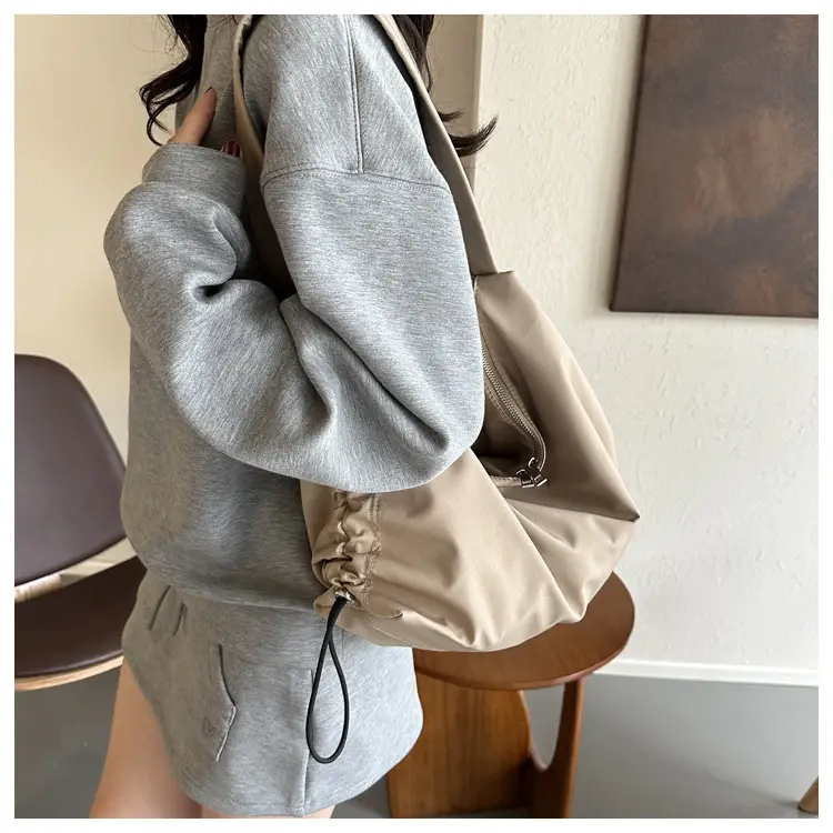 Black Nylon Shoulder Bag for Women 2024 Winter — feature 12