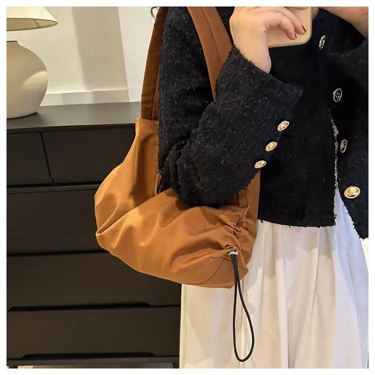 Black Nylon Shoulder Bag for Women 2024 Winter — feature 17