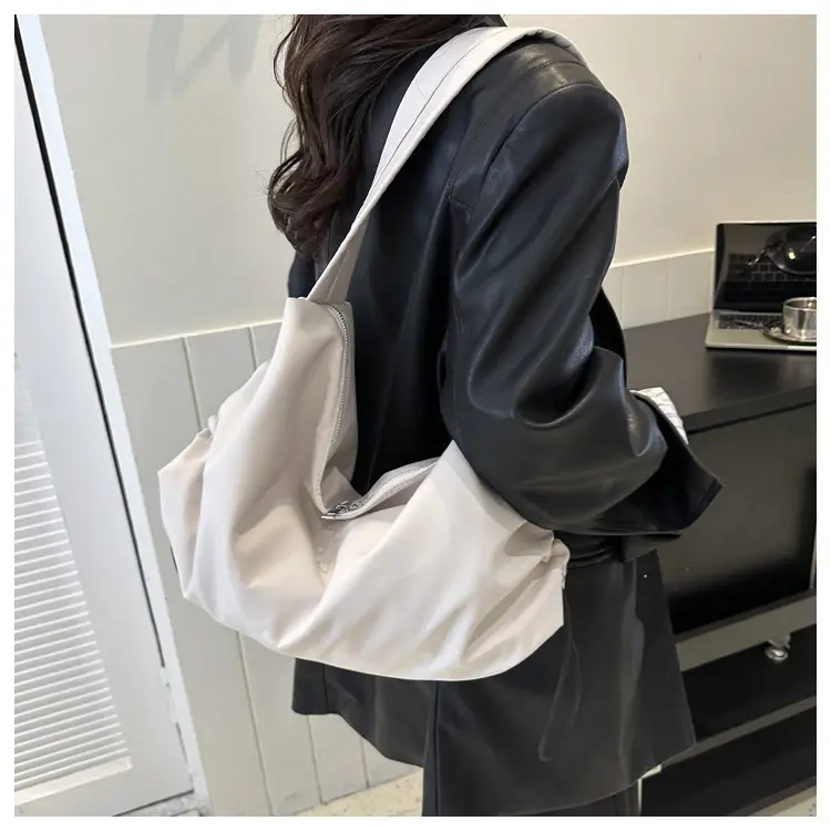 Black Nylon Shoulder Bag for Women 2024 Winter — feature 19