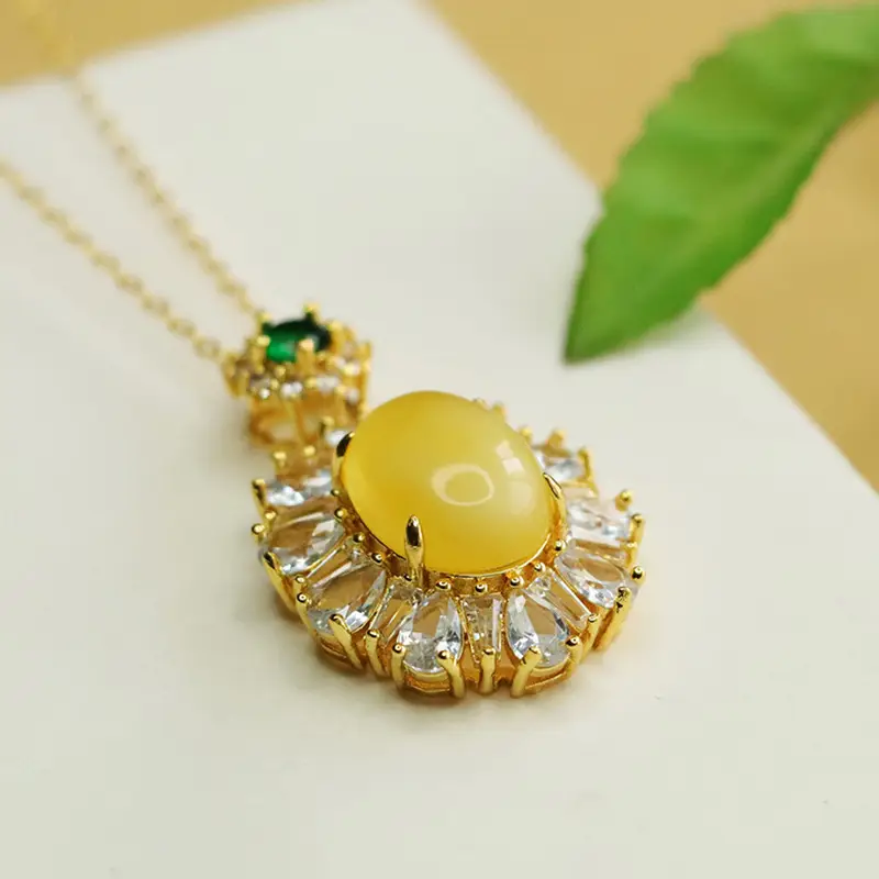 Aiyu Yellow Honey Amber Necklace Women's Gold Plated Pendant — feature 10