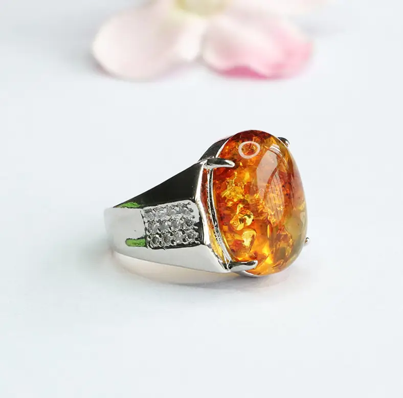 Guan Yu Natural Amber Ring Ethnic Style Jewelry — feature 5