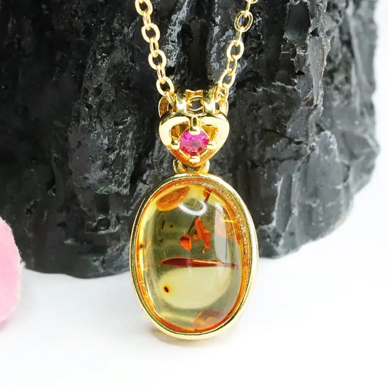 Natural Amber Pendant Necklace for Women Gold Plated — feature 7